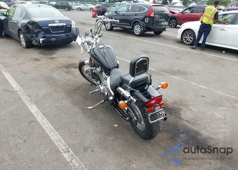 2001 Honda Shadow z USA, uszkodzony, nr VIN JH2PCT1311K221002